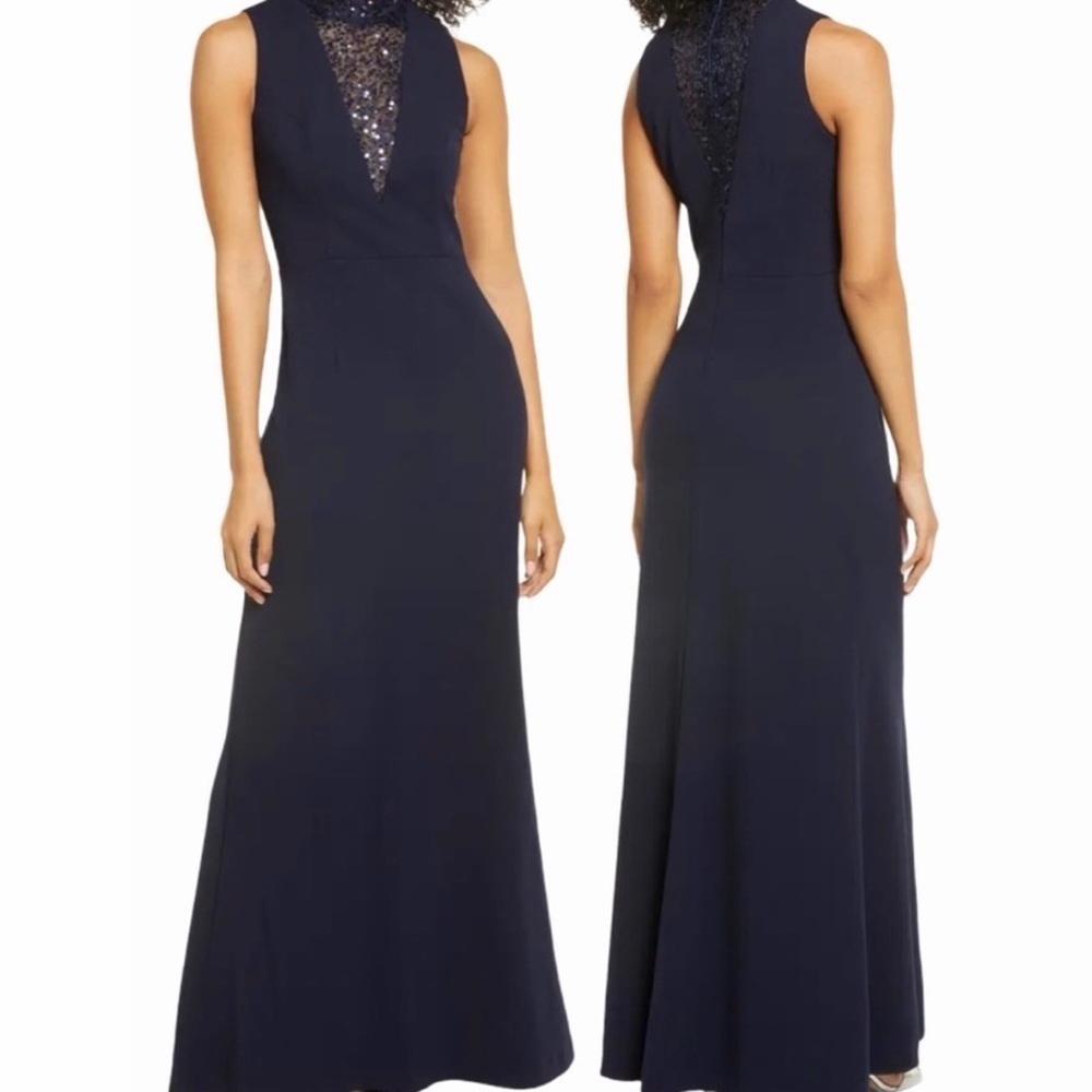 Elegant Vince Camuto Navy Sleeveless Gown